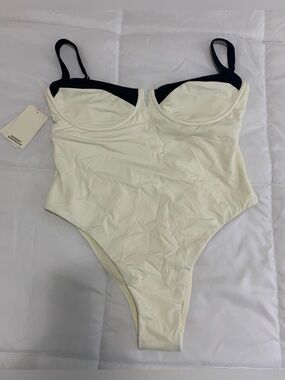 New Monday Swimwear CLOVELLY ONE PIECE Size VVV